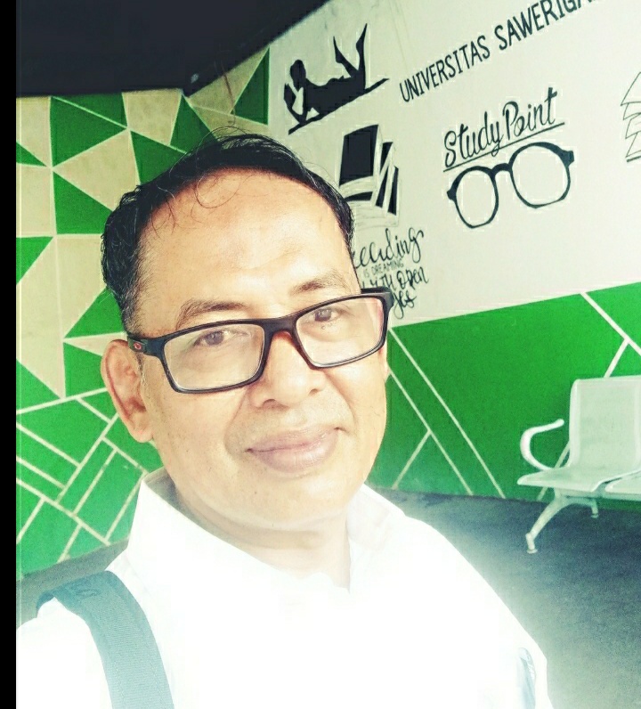OPINI – Lembaga survei resmi intens memberikan informasi terkait 3 kandidat Capres-Cawapres yang akan bertarung 2024. Hari .selasa .12/ 12/ 2023.