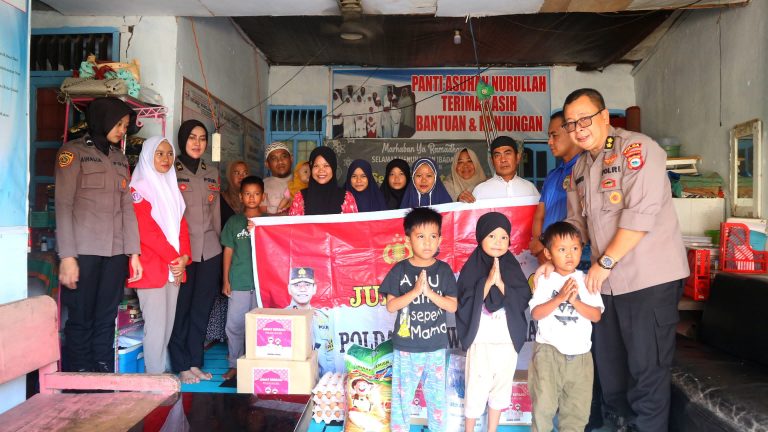 Peduli Sesama, Bag. Psikologi Biro SDM Polda Sulsel Gelar Jumat Berbagi program Kapolda Sulsel*