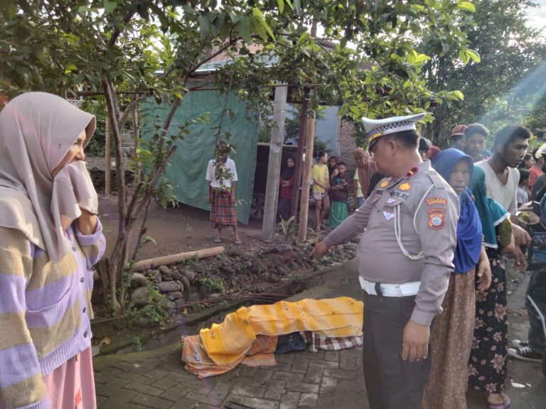 Kecelakaan Lalulintas Di Tarowang Kabupaten Jeneponto, Dua Orang Meninggal Dunia.