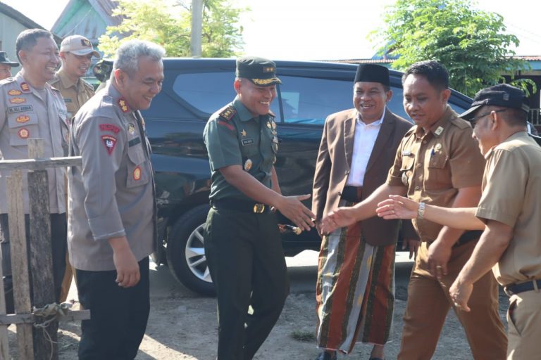 Polres Jeneponto Gelar Baksos Berupa Bantuan Sumur Bor dan Bedah Rumah Dalam Rangka Memperingati HUT Bhayangkara ke-78