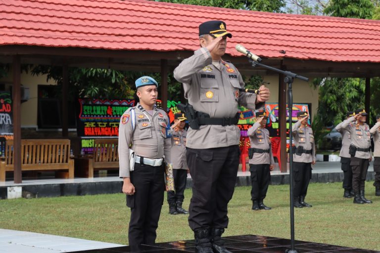 Sebelum Mengakhiri Jabatannya, Kapolres Jeneponto Pimpin Upacara Kenaikan Pangkat 26 Personil Polres Jeneponto