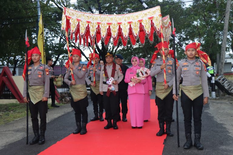 Polres Jeneponto Melaksanakan Acara Farewell Parade Kapolres Jeneponto