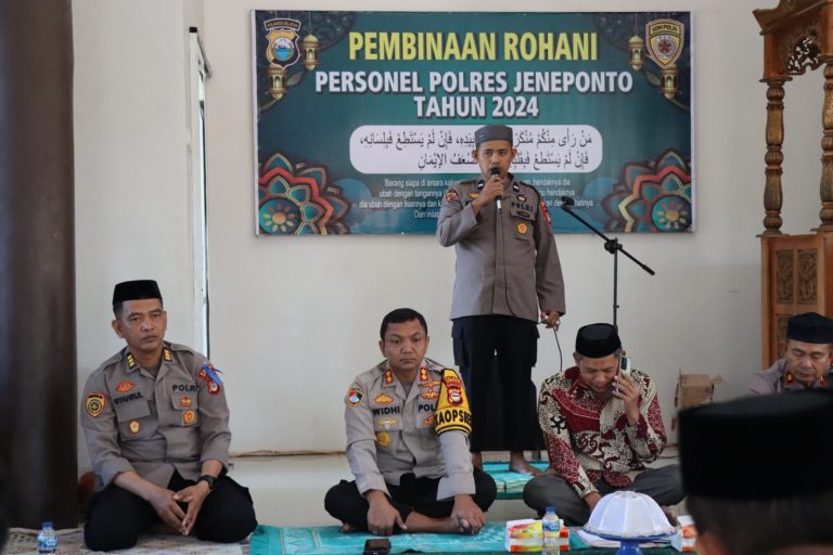 Kapolres Jeneponto AKBP WIDI SETIAWAN, S.IK, M.IK Bersama Personel Laksanakan Bintohtal di Masjid Nur Asy – Syurthi