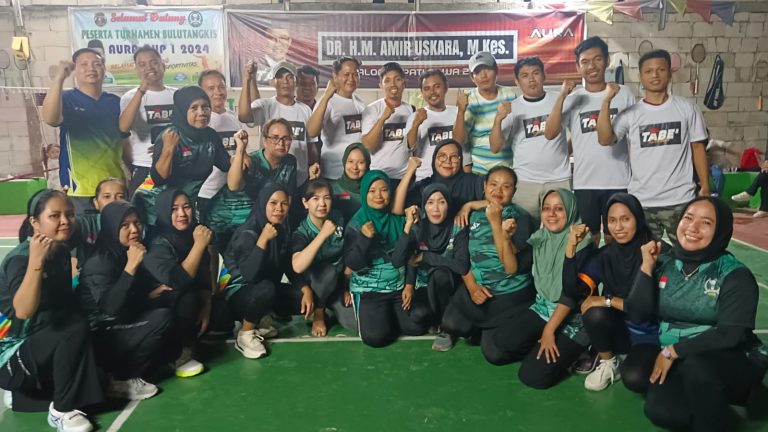 Gelar Pembukaan Turnamen Bulutangkis AURA CUP 1 2024 Lapangan Hijau PB GCH.