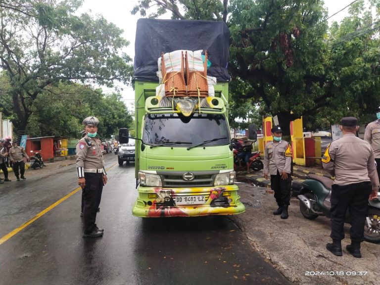 Kasat Lantas Polres Jeneponto Pimpin Operasi Zebra Pallawa 2024, Fokus pada Kendaraan ODOL