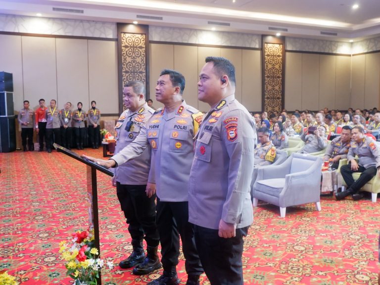 Kapolda Sulsel Buka Rapat Koordinasi Pembinaan SDM dan PNS Polri Polda Sulsel T.A. 2024
