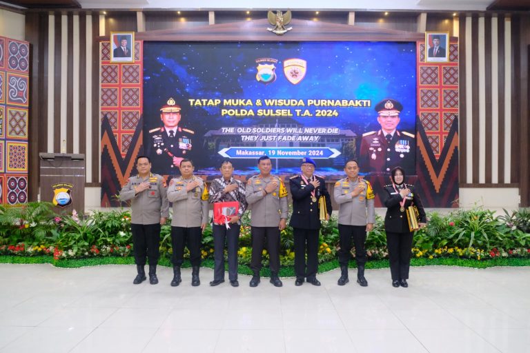 Kapolda Sulsel Hadiri Tatap Muka Purnawirawan, Wredatama dan Wisuda Purnabakti Personel Anggota Polri/PNS Polri Polda Sulsel T.A. 2024