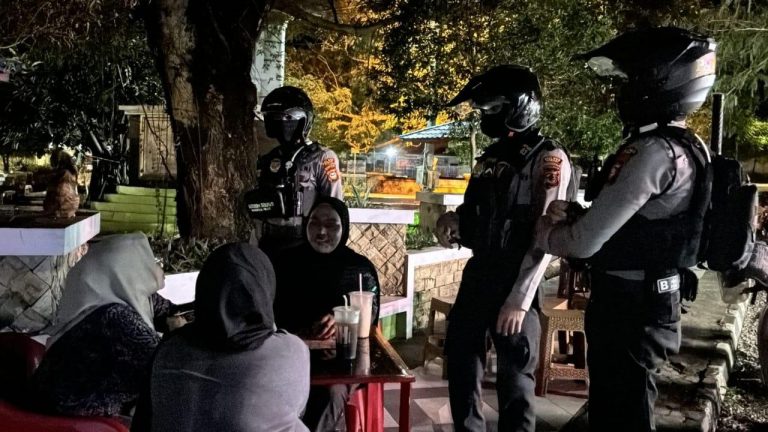 Polres Sinjai Intens Gelar Patroli Malam, Jaga Kamtibmas Tetap Kondusif Pasca Pilkada Serentak dan Jelang Nataru.