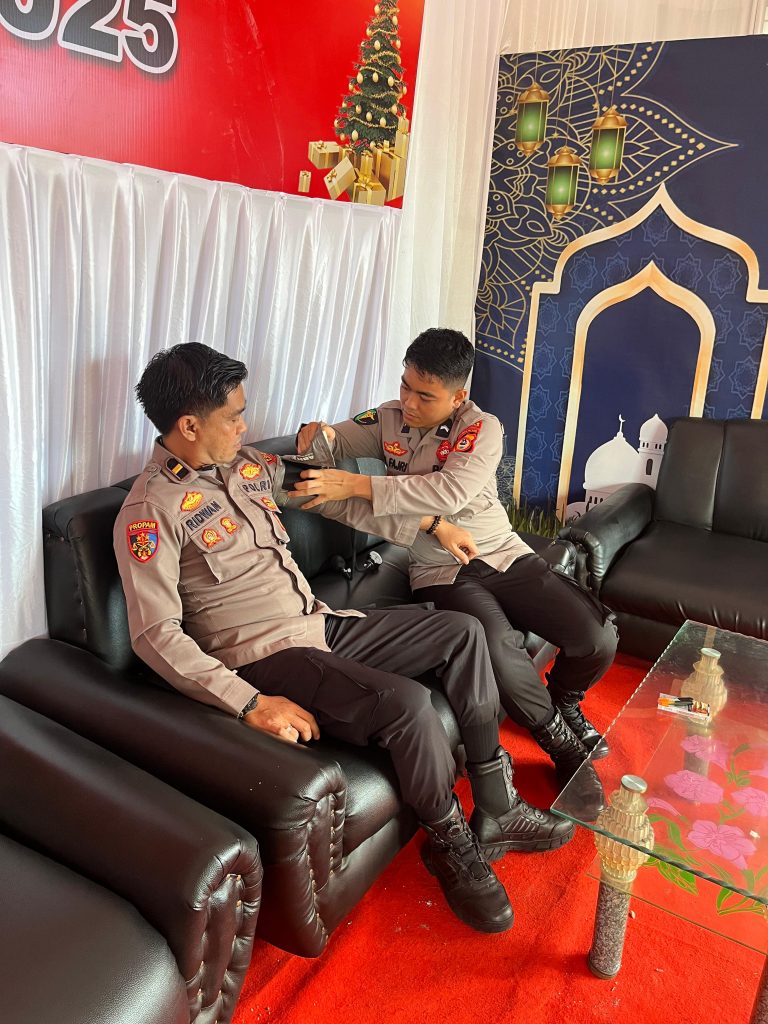 Sidokkes Polres Bantaeng Cek Kesehatan Personil Yang Terlibat Pengamanan Operasi Lilin 2024.