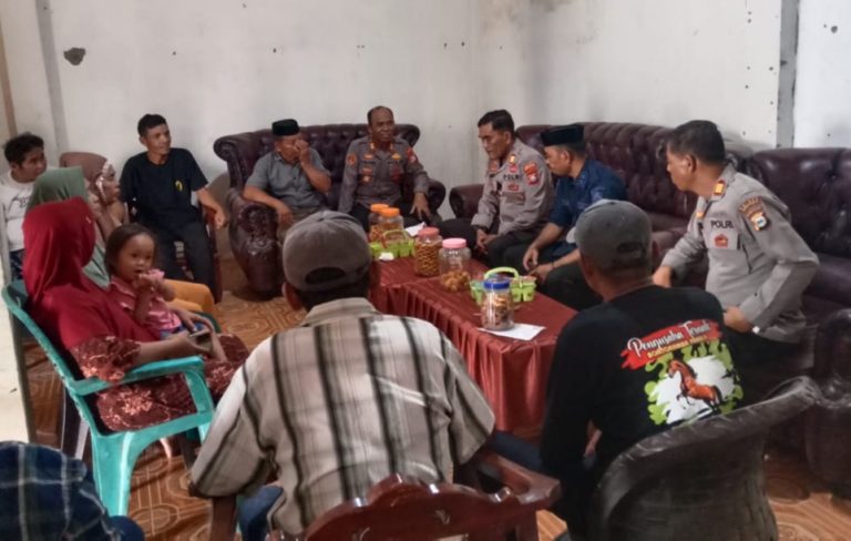 Cegah Aksi Premanisme Kasat Binmas sambangi Warga.