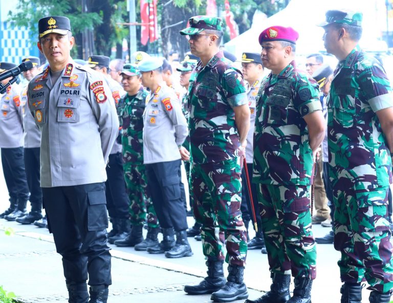 Kapolda Sulsel Pimpin Apel Pengamanan May Day di Fly Over Makassar