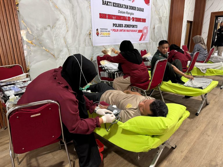 POLRI UNTUK MASYARAKAT Polres Jeneponto Gelar Bakti Kesehatan Donor Darah dalam Rangka Hari Bhayangkara ke-79
