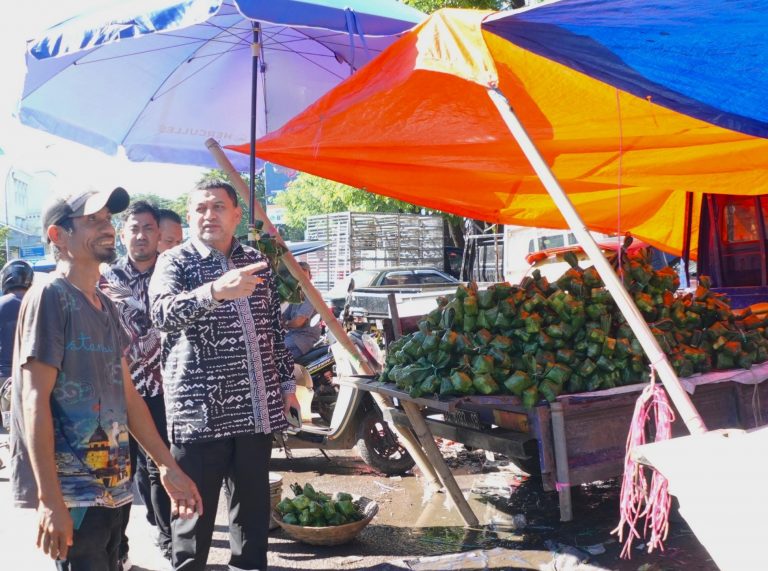 Wali Kota Munafri Sidak Pasar Pabaeng-baeng, Tegur Jukir dan Tertibkan Pedagang di Bahu Jalan