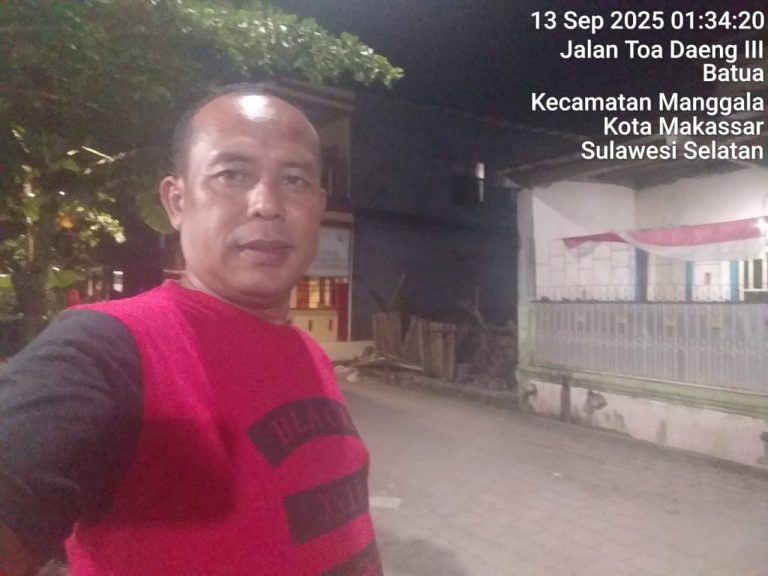 bernama RT 03/13 di Kelurahan Batua. Dan di jantung permata itu, bersemayamlah sosok yang menjadi pilar, penjaga, dan nahkoda bagi warganya: Firman Limpo.di tahun 2025