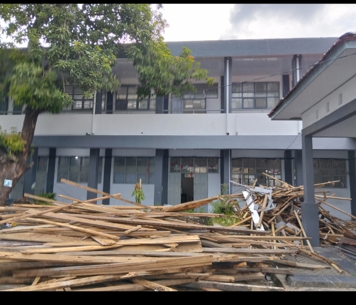 Proyek Revitalisasi SMAN 16 Makassar Rp1,2 Miliar Disorot Publik 14/10/2025