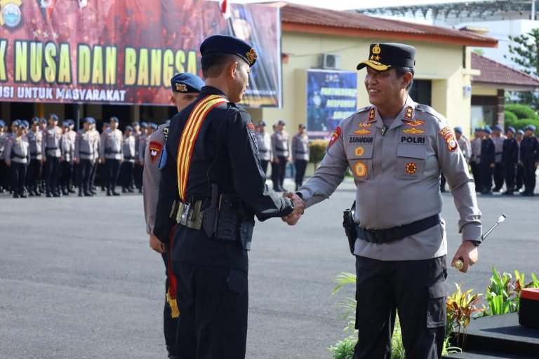 Kapolda Sulsel Pimpin Apel Bersama Personel Satbrimob Polda Sulsel