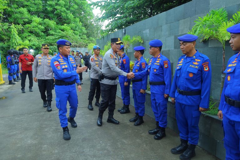 Kapolda Sulsel Pimpin Apel Bersama Personel Ditpolairud Polda Sulsel