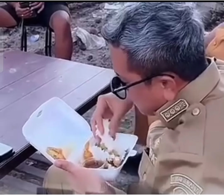 Sosok Kepala Daerah yang Sederhana. Bupati Jeneponto Haji Paris Yasri, Pemimpin Rakyat yang Tumbuh dari Tanahnya Sendiri