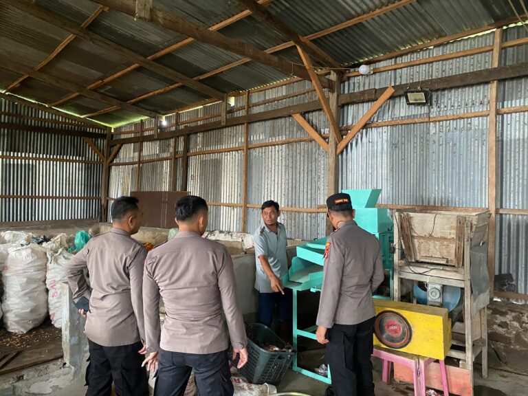 Kabag SDM Polres Jeneponto Pantau Mesin Dryer Guna Pastikan Pengeringan Jagung Pipil