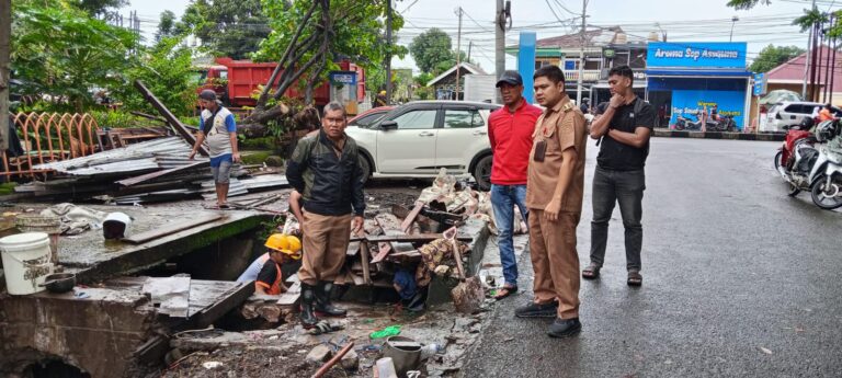 Penataan Kota Berlanjut, Pemkot Makassar Tertibkan Lapak PKL di Kecamatan Tamalate