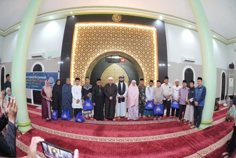 Safari Subuh di Kecamatan Ujung Pandang, Pemerintah Hadir Berbagi Dengan Masyarakat