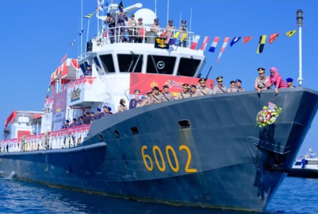 Momentum HUT Bhayangkara Ke-80, Kapolda Sulsel Pimpin Tradisi Tabur Bunga di Laut Hari Rabu 24/Juni/2026.