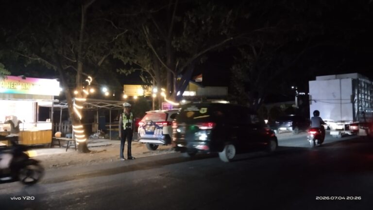 Satlantas Polres Jeneponto Gelar Patroli Biru, Intensifkan Himbauan Tertib Berlalu Lintas di Malam Hari