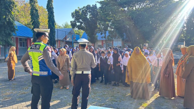 Sosialisasi Tertib Berlalu Lintas, Polres Jeneponto Sasar Pelajar di Dua Sekolah Secara Serentak