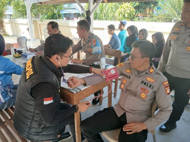 Sidokkes Polres Jeneponto Gelar Pemeriksaan Kesehatan Berkala di Polsek Arungkeke