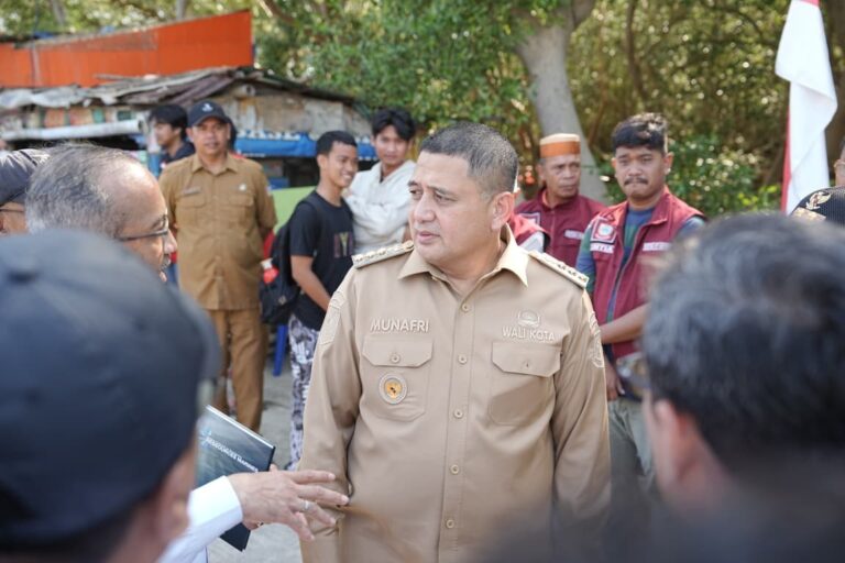 Dampingi Zulkifli Hasan Tinjau Kesiapan Infrastruktur Kampung Nelayan di Untia, Munafri Pastikan Dukungan Pemkot