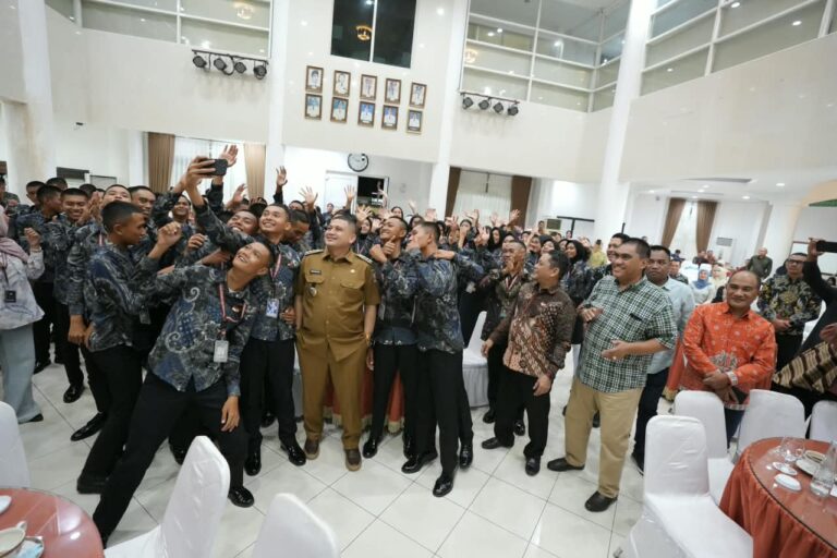 Wali Kota Appi Apresiasi 70 Paskibraka Makassar: Disiplin dan Kekompakan Jadi Modal Masa Depan
