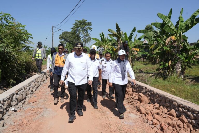 Puluhan Tahun Sulit Diakses, Pemkot Makassar Bangun Jalan Romang Tangayya Sepanjang 1 Kilometer