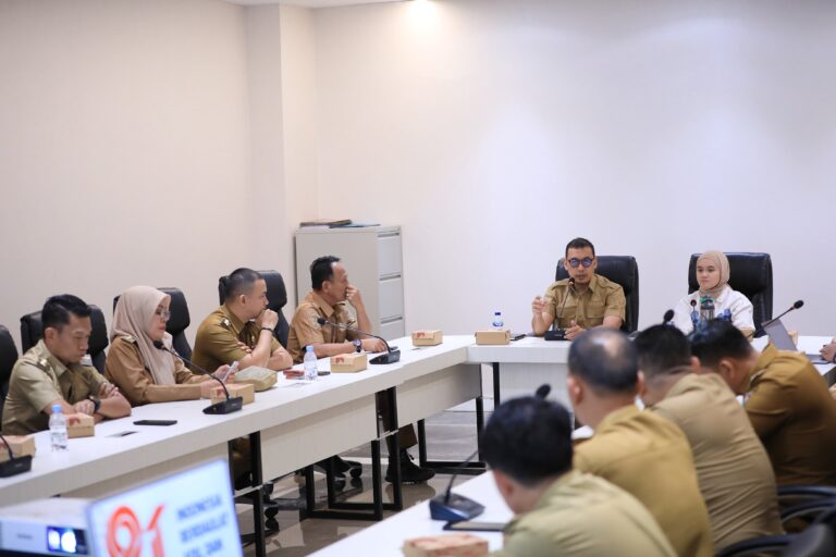 Sampah Tak Boleh Lagi Bertumpuk, Camat-Lurah Makassar Diminta Turun Kontrol Setiap Hari