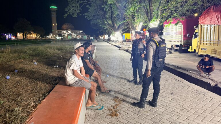 ANTISIPASI 3C DAN KARHUTLA, SAT SAMAPTA POLRES JENEPONTO GELAR PATROLI HINGGA LARUT MALAM