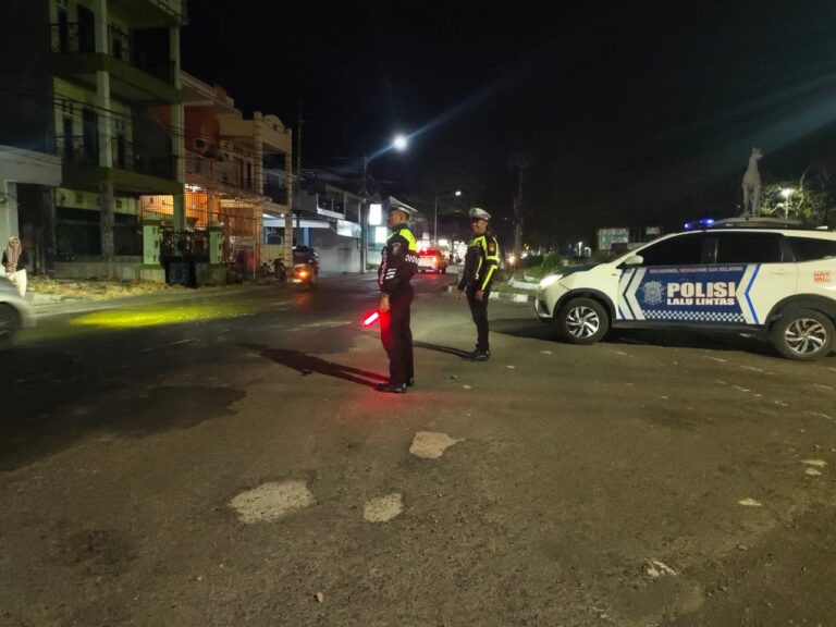 Patroli Malam Sat Lantas Polres Jeneponto Sasar Pelanggar dan Titik Rawan