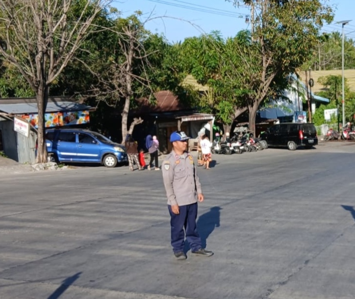 Personel Satlantas Polres Jeneponto Atur Lalu Lintas di Car Free Day Turatea
