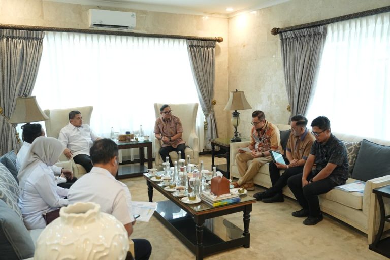 Duduk Bareng Pemkot, Petinggi Pertamina Bongkar Skema Baru Atasi Antrean Solar di Makassar