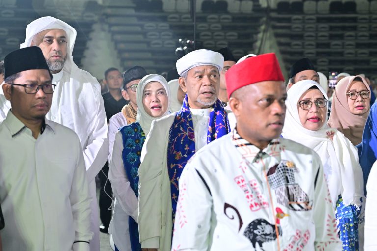 Aliyah Mustika Ilham Bawa Semangat BKMT Makassar ke Milad Nasional ke-45