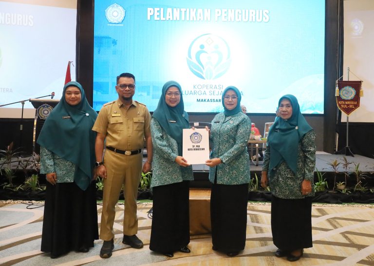 Perkuat UMKM Kader, Melinda Aksa Lantik Pengurus Koperasi Konsumen Keluarga Sejahtera