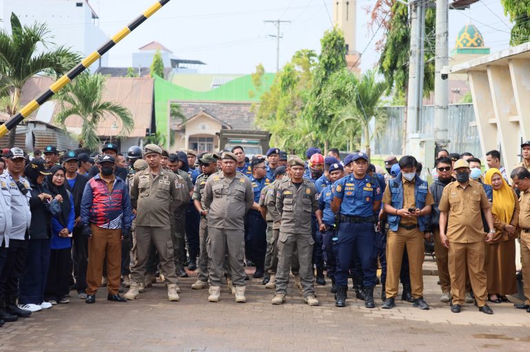 Kedepankan Solusi, Pemkot Makassar Fasilitasi Truk Angkut Ternak Babi di Panaikang