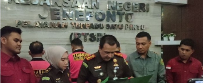 Kasus Dugaan Korupsi Dana Bos Jeneponto Masuk Tahap Persidangan, Pengembangan Tersangka Terus Berlanjut. April 12, 2026